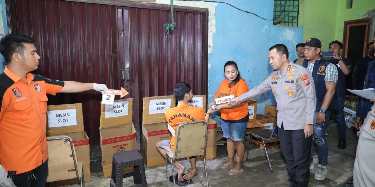 Jermal 15 Disapu Bersih, Polrestabes Medan Gelar KRYD Besar dan Prarekonstruksi Perjudian–Narkoba Jermal 15 Disapu Bersih, Polrestabes Medan Gelar KRYD Besar dan Prarekonstruksi Perjudian–Narkoba