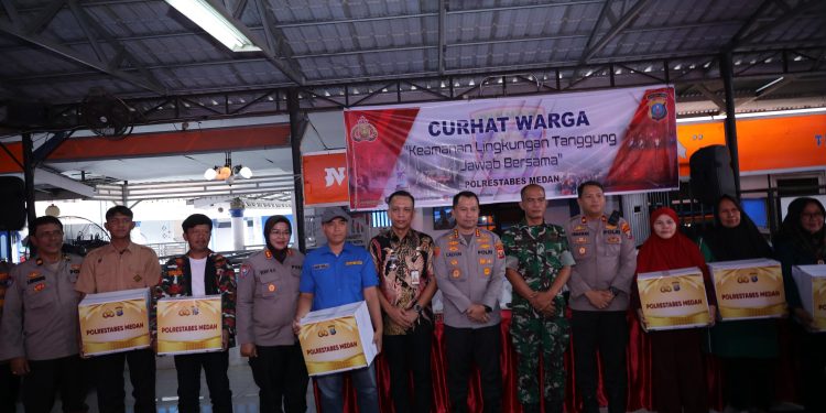 Delapan Kali Digerebek dan Dibakar, Kapolrestabes Medan Curhat Bersama Warga Jermal XV Delapan Kali Digerebek dan Dibakar, Kapolrestabes Medan Curhat Bersama Warga Jermal XV