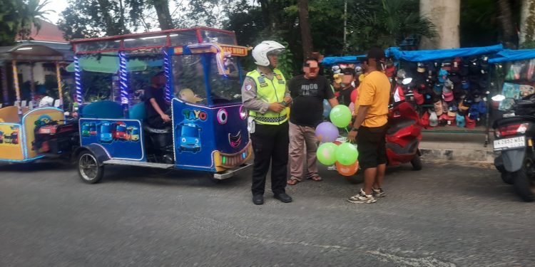 Tertibkan Odong-Odong di Jalan Umum, Sat Lantas Polres Pematangsiantar Beri Teguran Tertibkan Odong-Odong di Jalan Umum, Sat Lantas Polres Pematangsiantar Beri Teguran